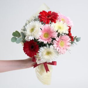 Krem Bukette Rengarenk Gerbera Çiçekleri