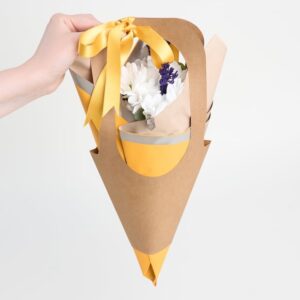 Kraft Taşımalı Bukette Papatyalar ve Lavantalar